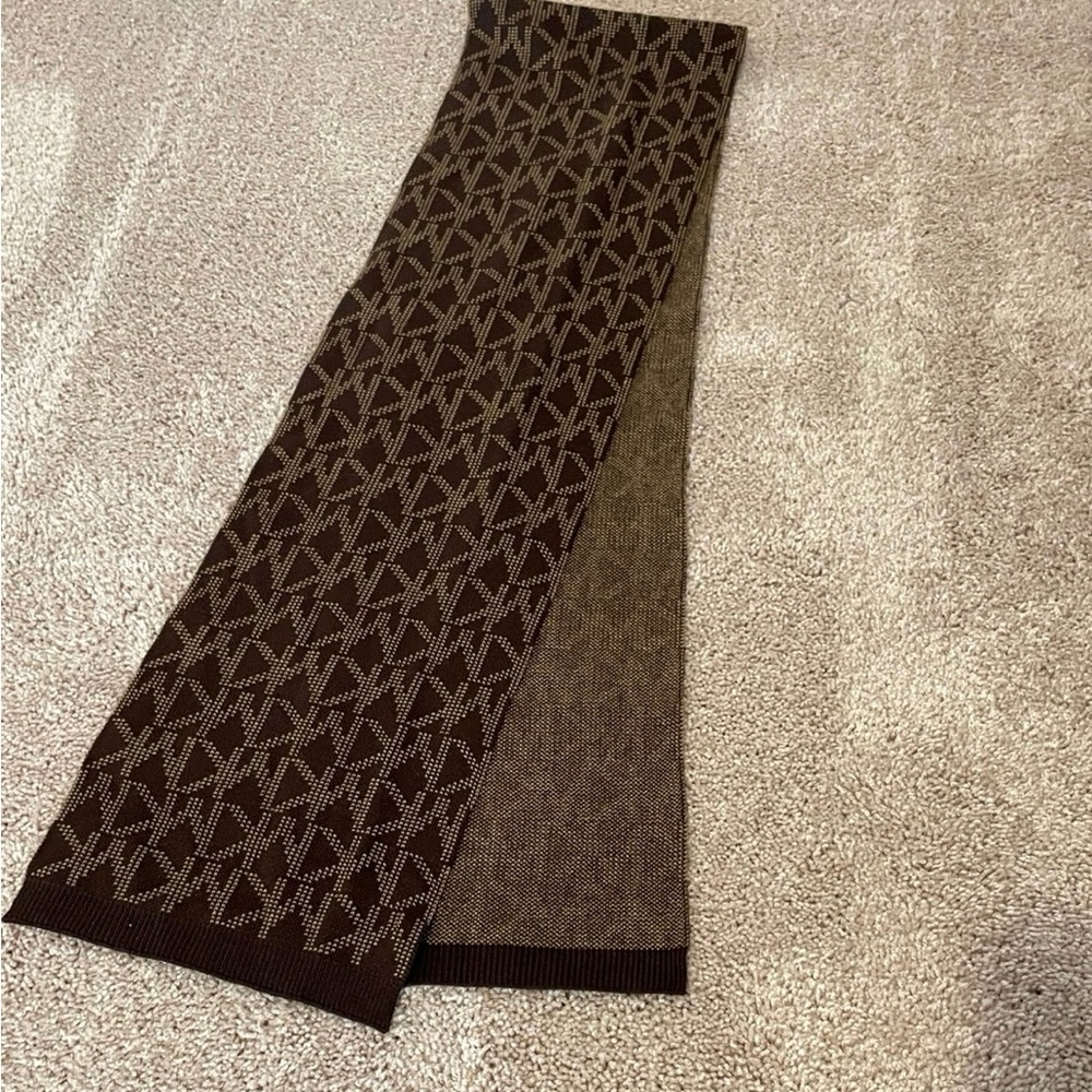 MK scarf - Picture 2 of 3
